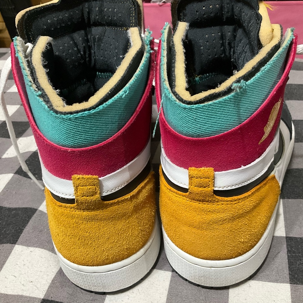 Air Jordan 1 - Picture 4 of 7